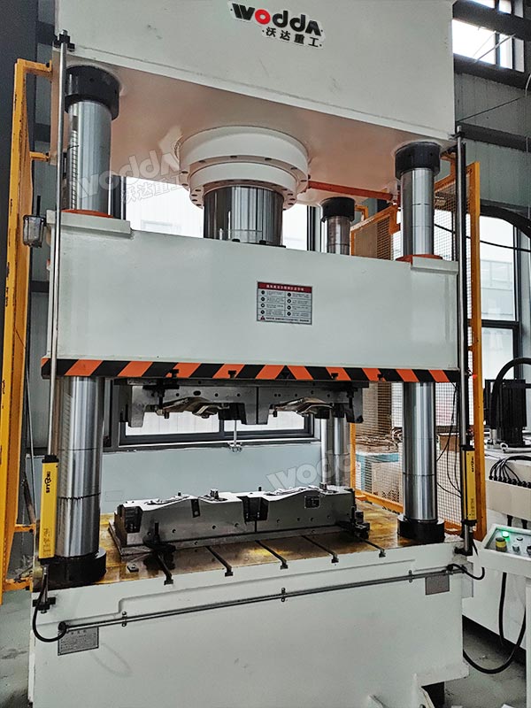 500噸四柱液壓機