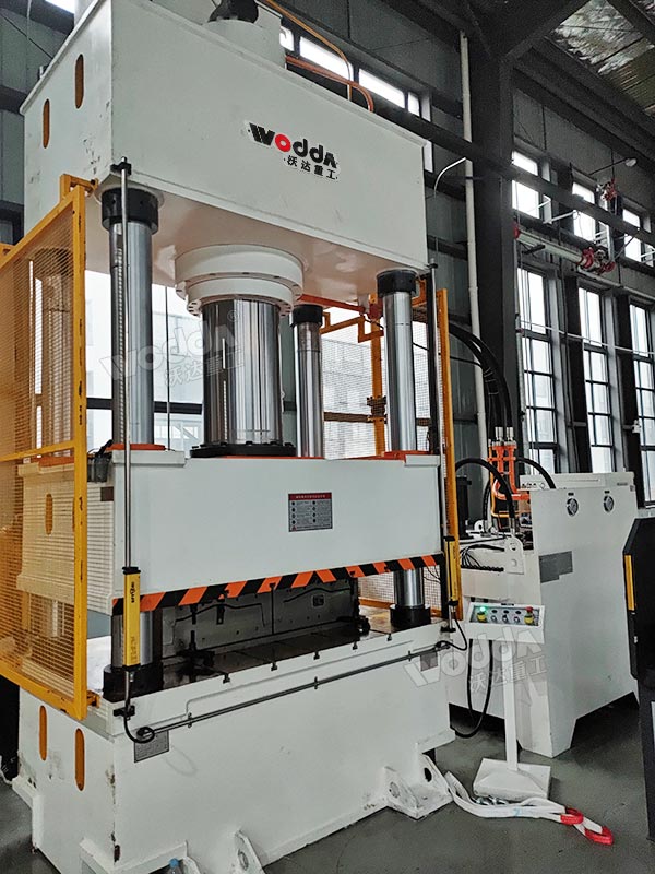 500噸模壓汽車風(fēng)管保護(hù)套成型機