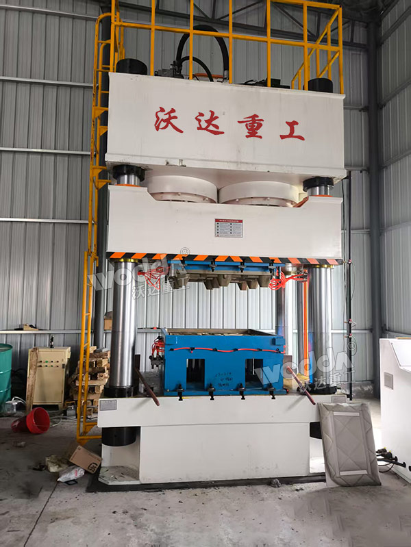 1600噸塑料托盤成型液壓機(jī)