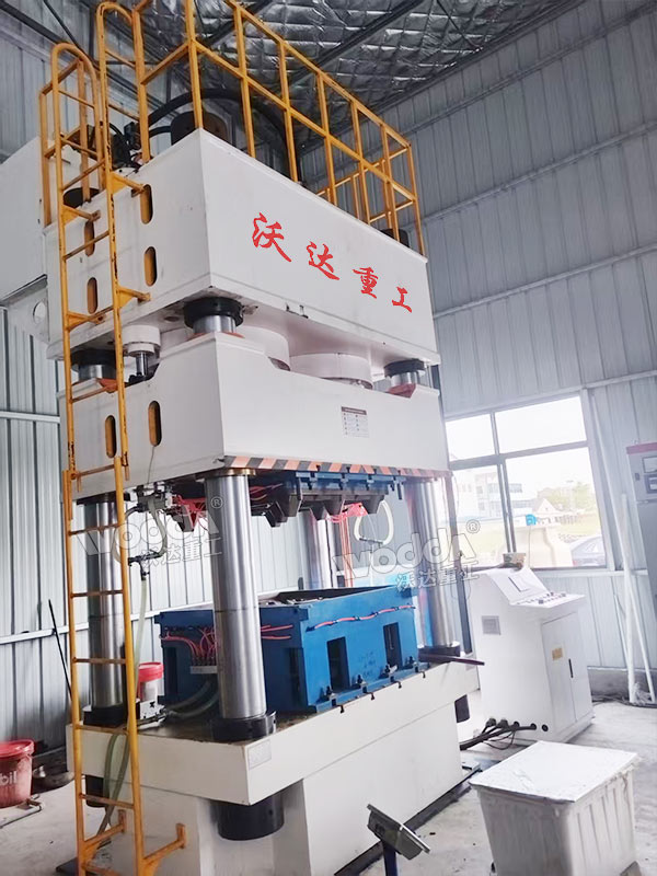 1600噸四柱液壓機 1600噸四柱液壓機