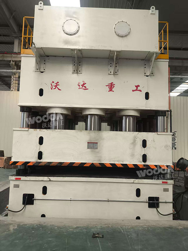 6000噸聚丙烯壓濾板成型液壓機