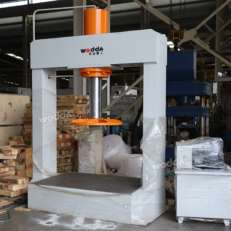 200噸龍門液壓機