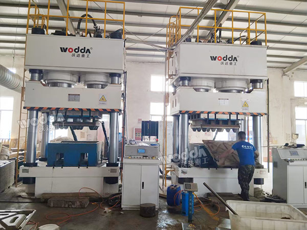 1600噸木屑托盤液壓機