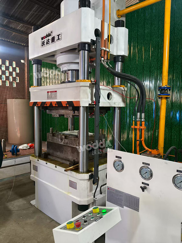 伺服315噸四柱液壓機 伺服315噸四柱液壓機