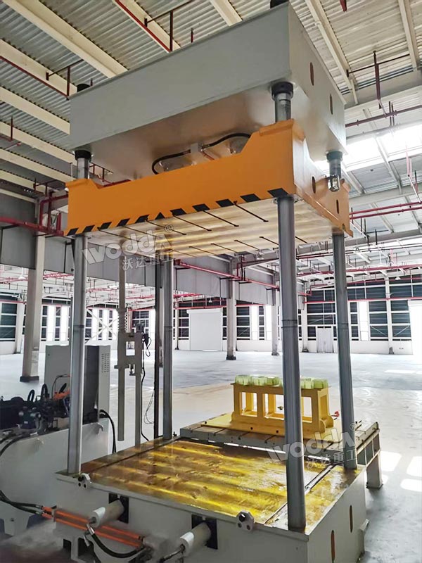 80噸移動工作臺液壓機調試