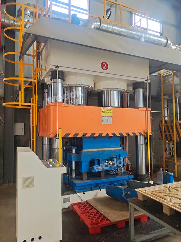 1600噸木屑托盤液壓機(jī)