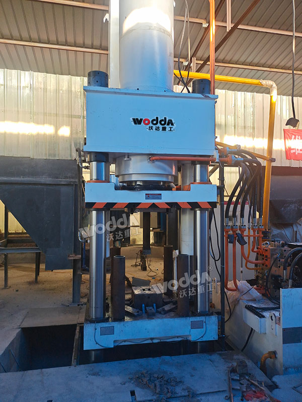 630噸耐火磚成型液壓機