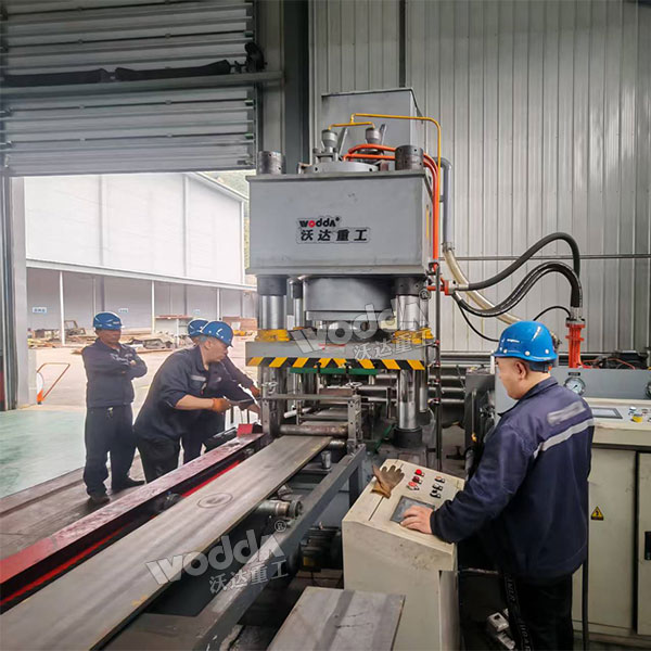 500噸錨桿托盤(pán)生產(chǎn)線(xiàn)現(xiàn)場(chǎng).jpg 500噸錨桿托盤(pán)生產(chǎn)線(xiàn)現(xiàn)場(chǎng).jpg