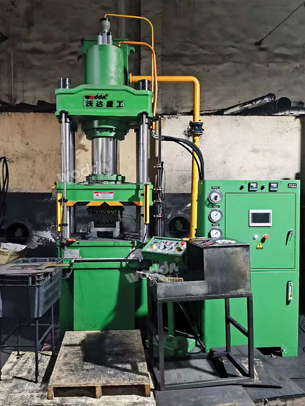 200噸石墨密封圈成型液壓機