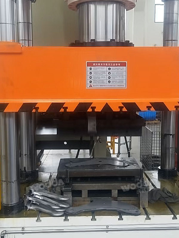 汽車配件沖壓件 汽車配件沖壓件