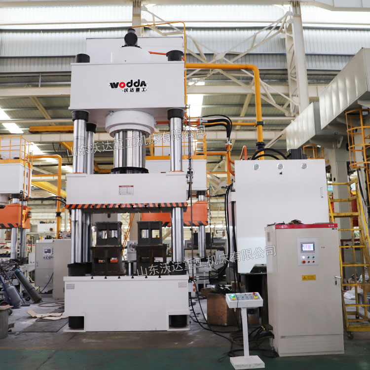 1000噸四柱液壓機(jī)車間實(shí)物