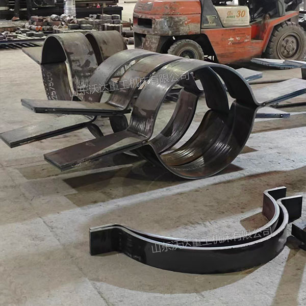 管道抱箍沖壓成型