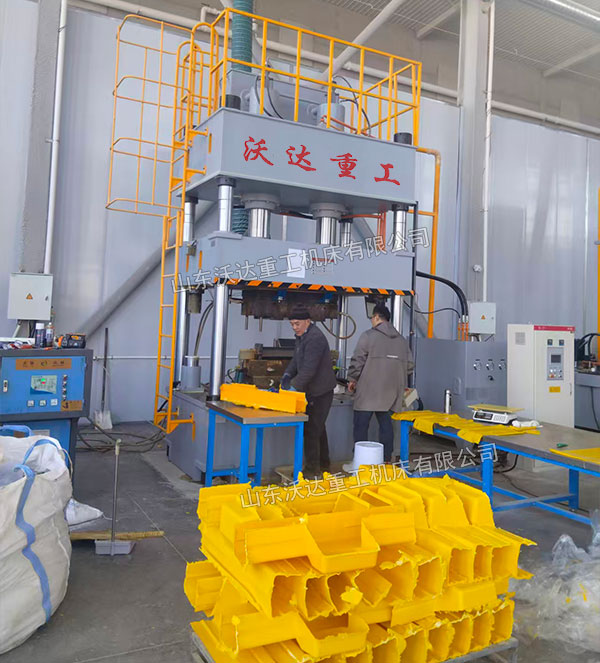 四柱式復(fù)合材料成型液壓機(jī)