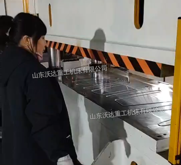 500噸四柱液壓機校平冷鏈鋁管