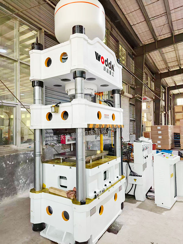 315噸不銹鋼托盤拉伸液壓機(jī)調(diào)試