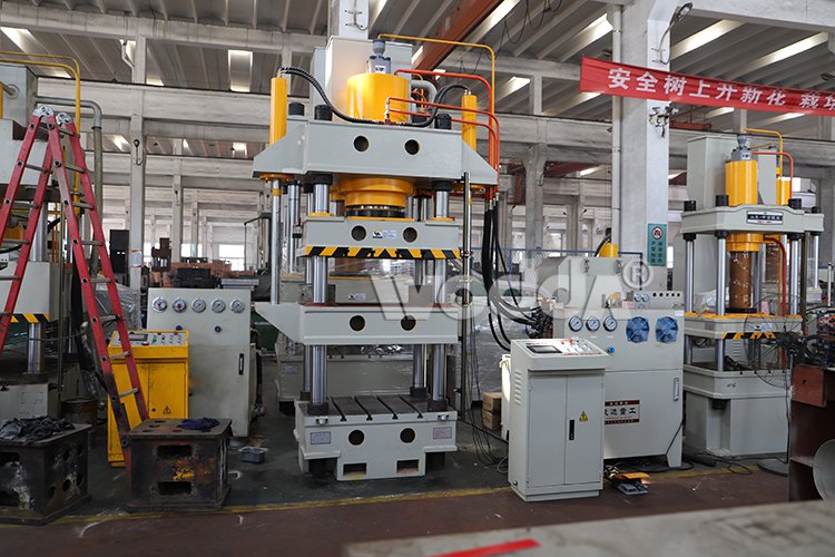 315噸四柱四梁液壓機(jī) 315噸四柱四梁液壓機(jī)