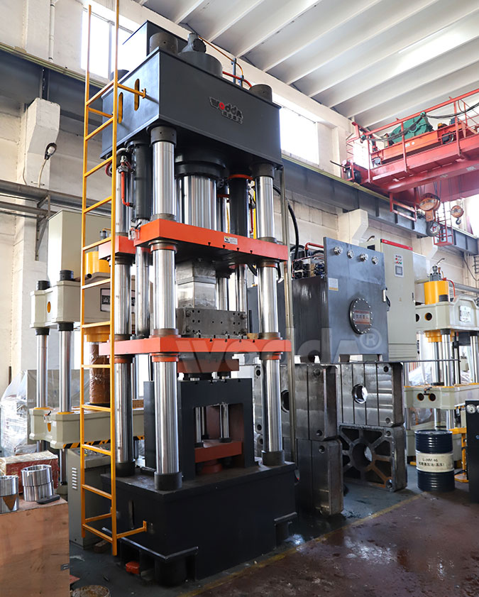 630噸四梁四柱液壓機 630噸四梁四柱液壓機